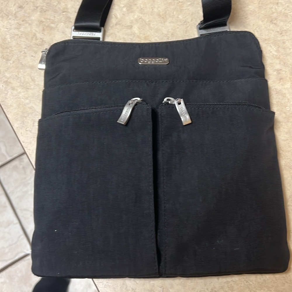 EUC Baggallini Medium Crossbody